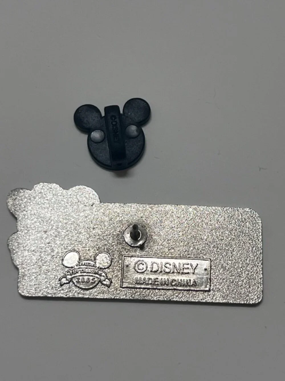 disney space mountain spaced out  • mickey goofy  • glow in the dark pin
